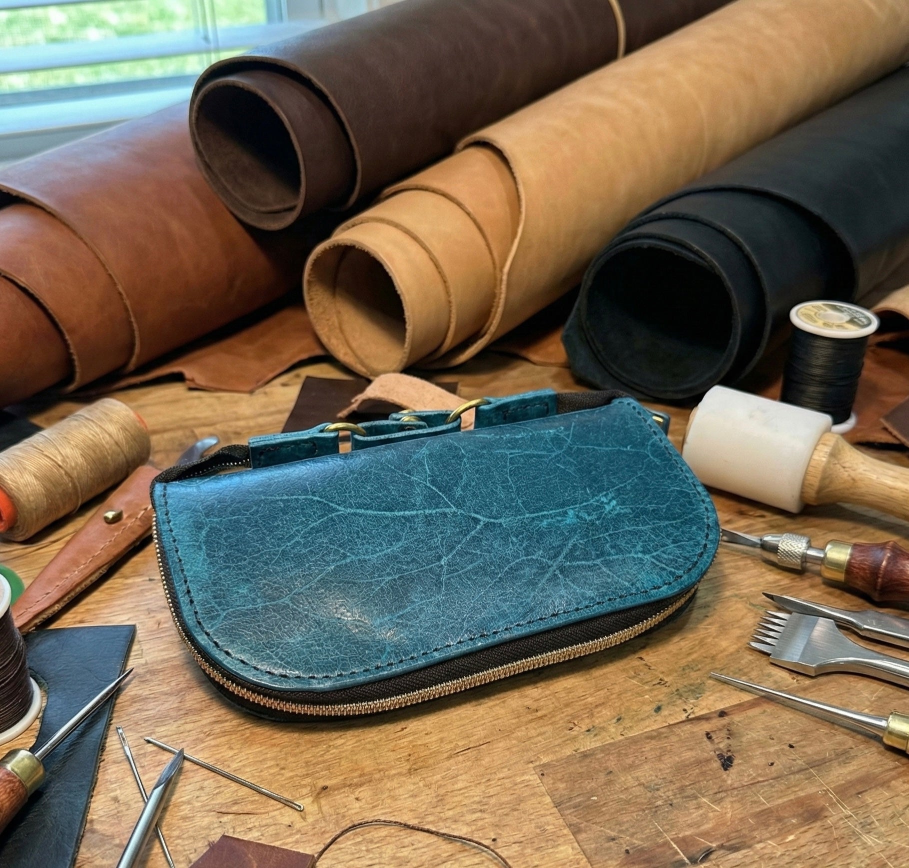 Cracked Ice - crossbody clutch