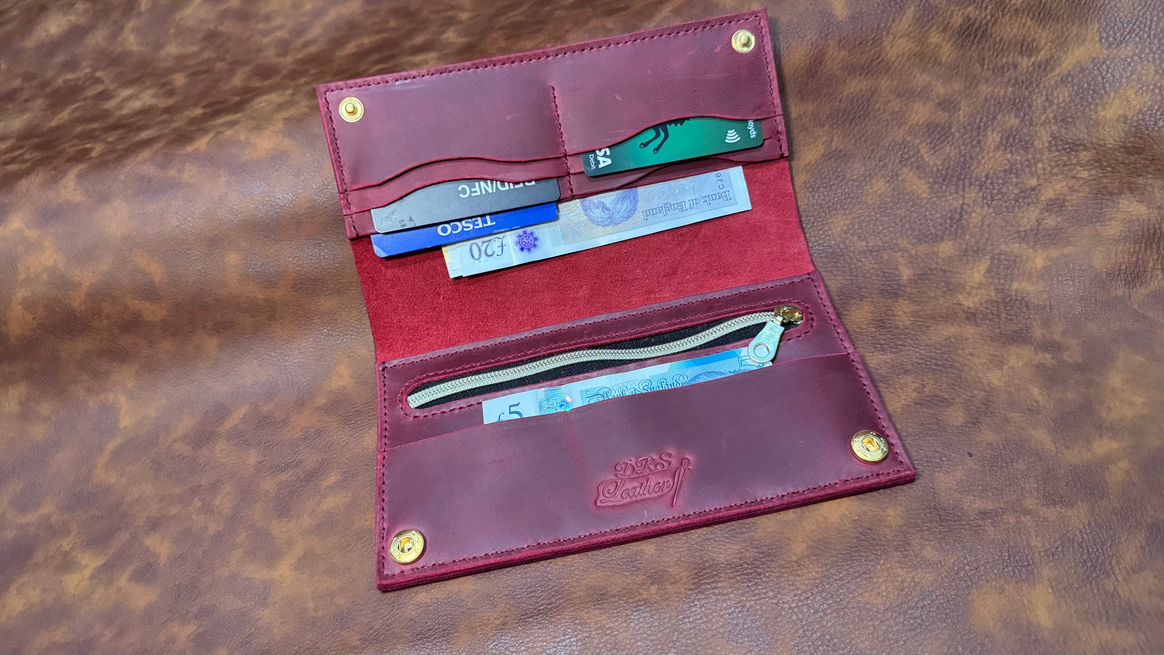 The Crimson Vale - Long Wallet