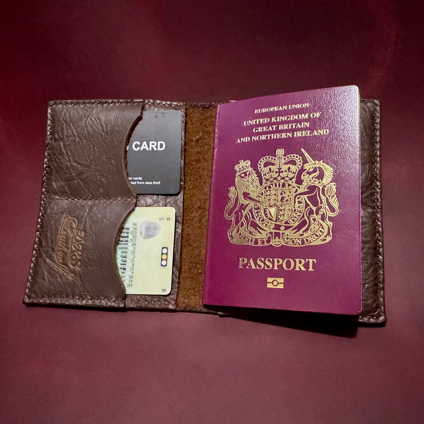 The Atlas Holder | Passport Wallet